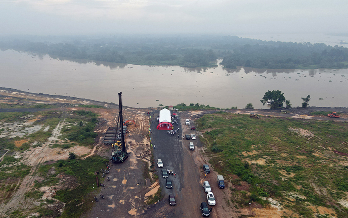 khoi cong cau vam cai suc gan izumi city